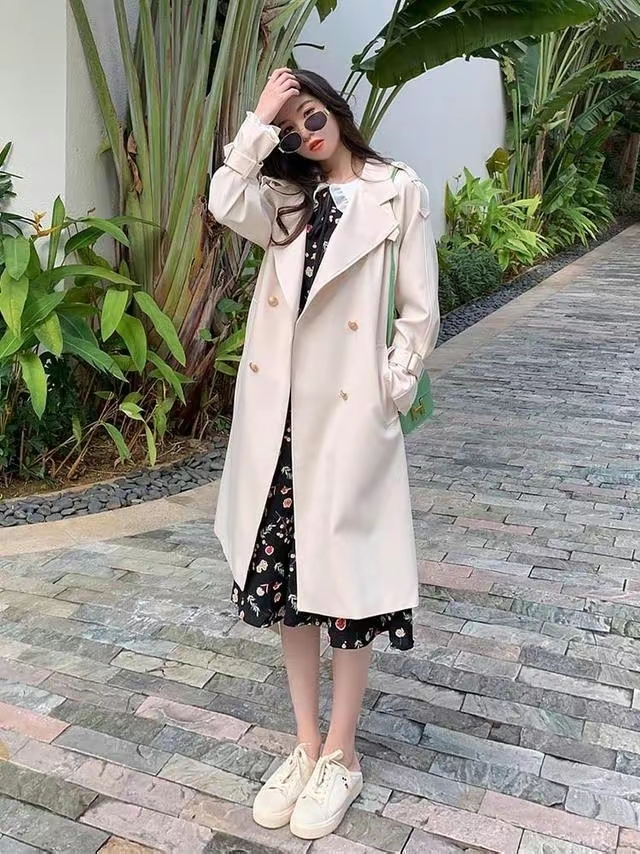 12-15岁高档女大童风衣内搭连衣裙,风衣里边应穿什么内搭卡其色