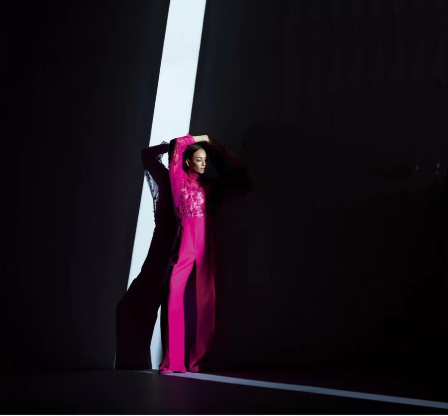 会穿衣服的女人怎么搭配,百变穿搭技巧