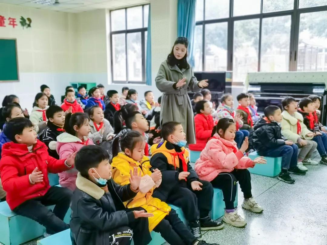 成都市双流区育英小学附近托管班,金桥中心小学被谁托管