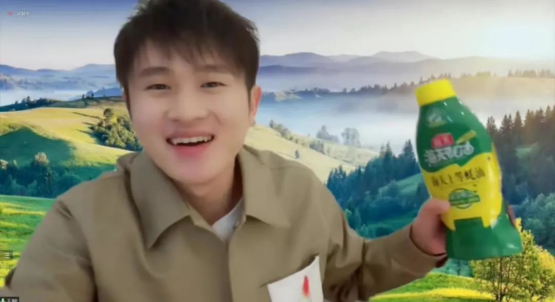 杨幂吐槽成龙,杨幂与成龙视频