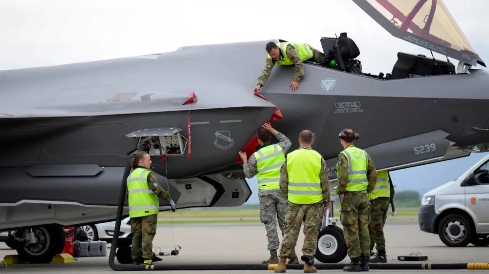 中国战机fc-31,中国fc-31战斗机