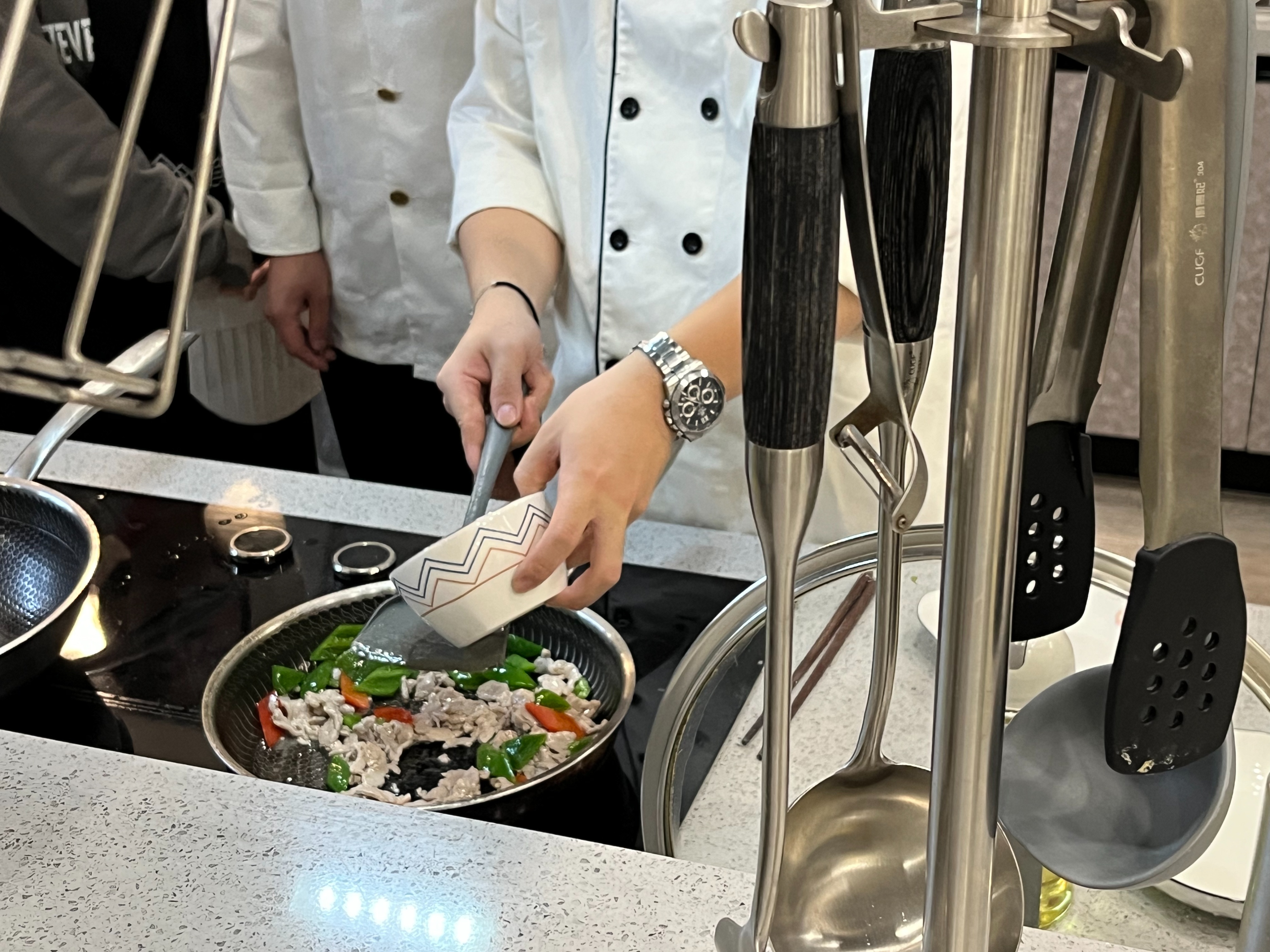 娴欐睙鏍戜汉瀛﹂櫌缇庨,娴欐睙鏍戜汉瀛﹂櫌鍘ㄨ壓浜ゆ祦