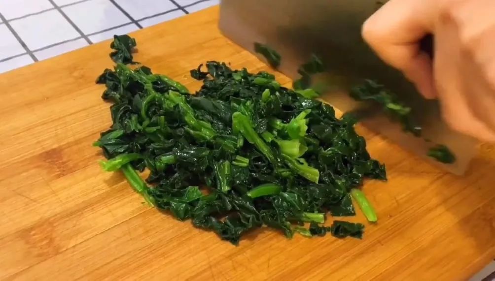 中老年秋季补什么钙最好,老人强健骨骼必须补充的7大营养