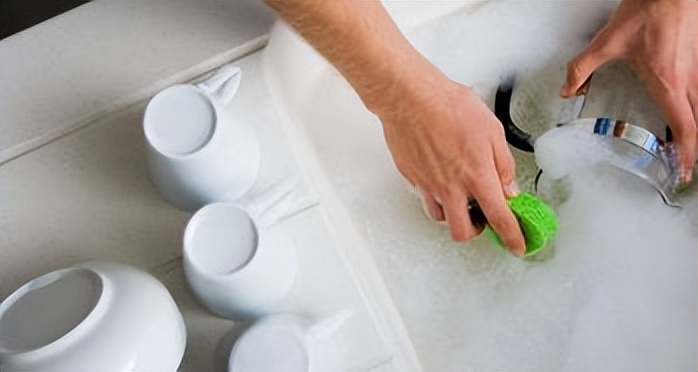 洗洁精是害人精这种说法对吗,洗洁精残留致癌真相揭晓