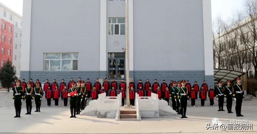 且长凌风翮乘春自有期讲解,且长凌风翮乘春自有期是谁写的