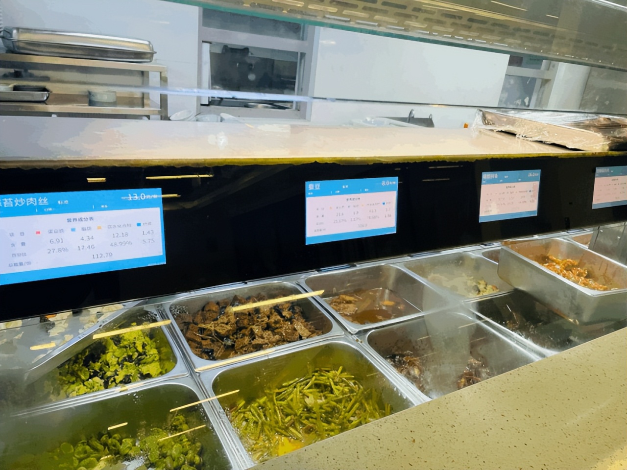 这家老少皆宜的社区食堂真香,这家社区食堂成老年人的欢乐之家