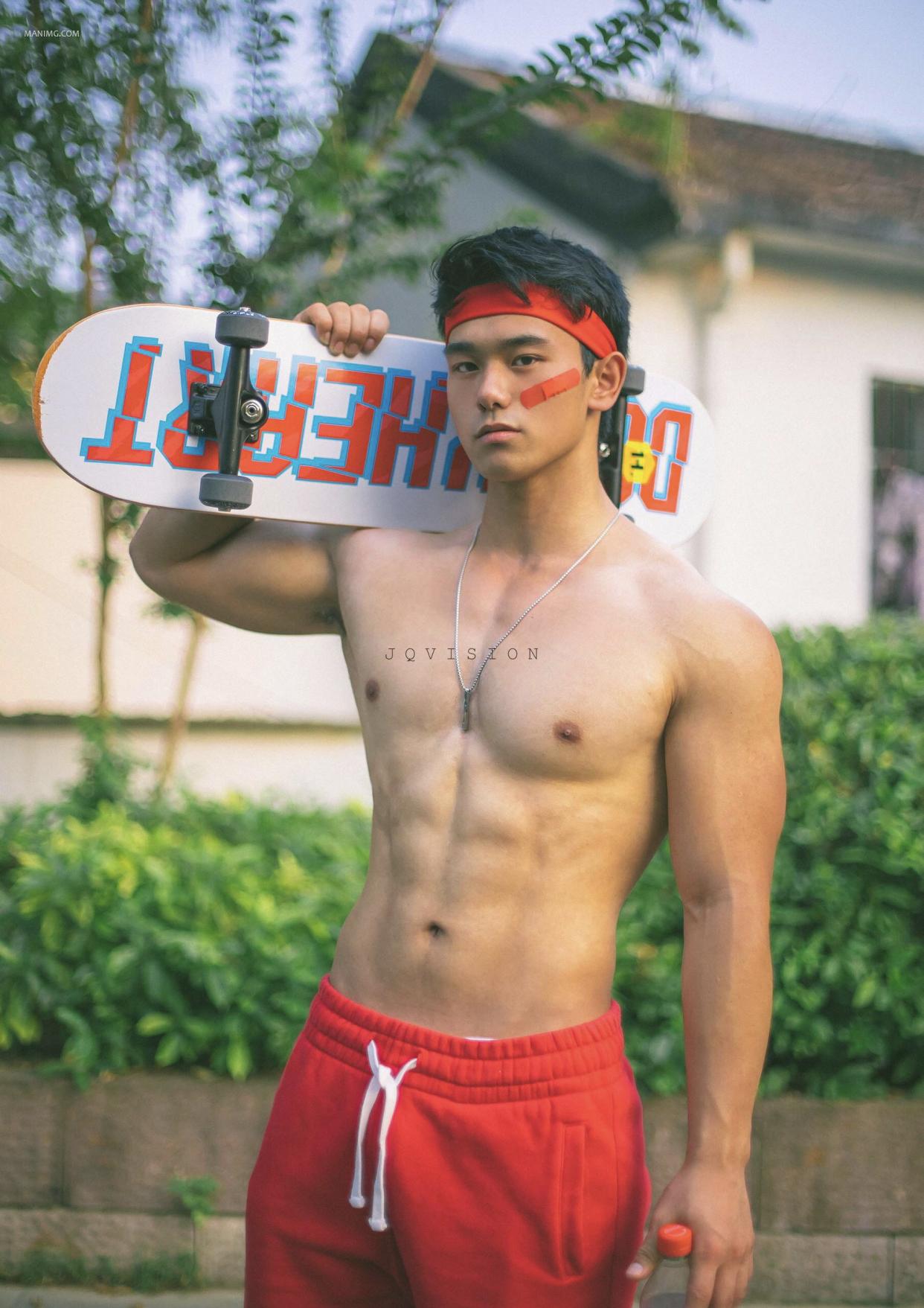 小励律曾浩然:肉球变型男