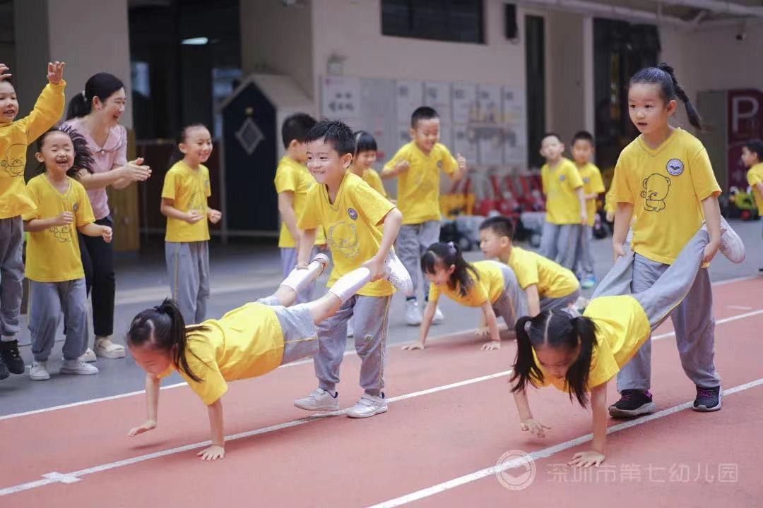 体育课自制体育器材,体育课有趣的体育器材