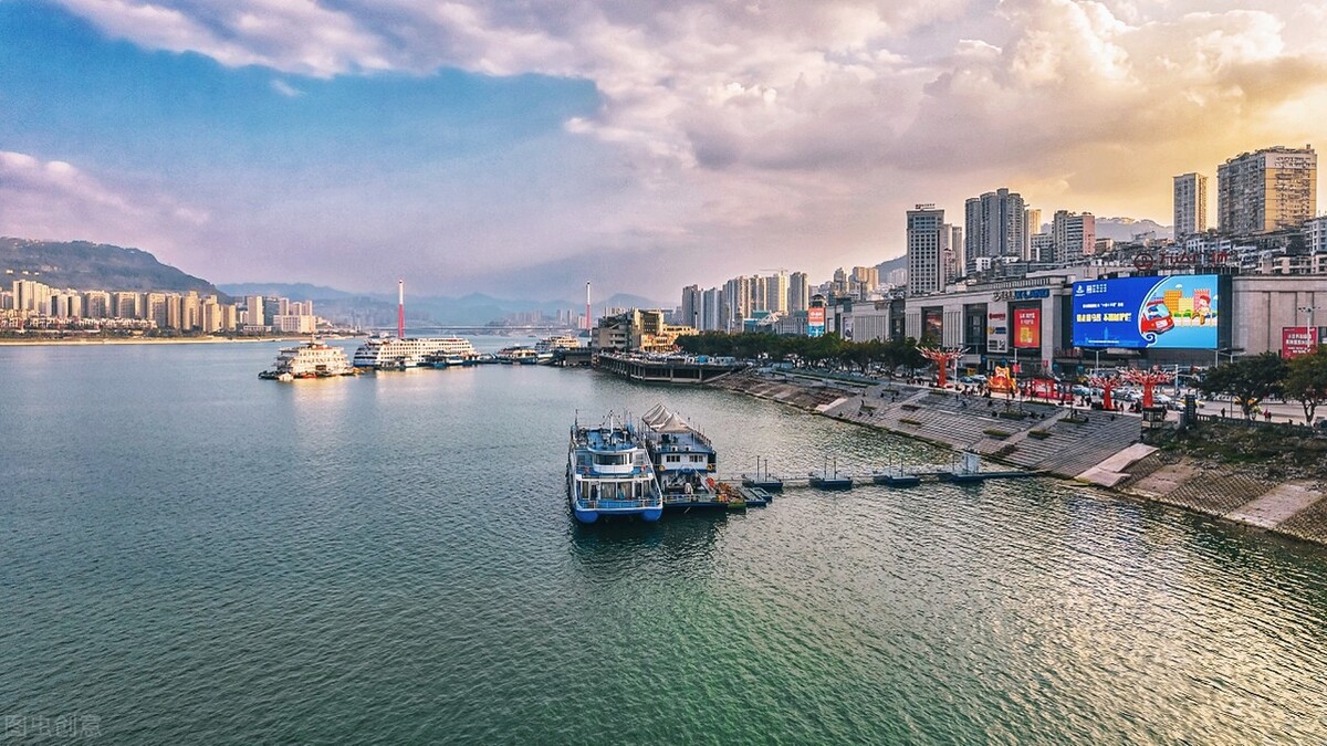 从宜宾到上海，跟着古诗词领略长江沿岸大好河山