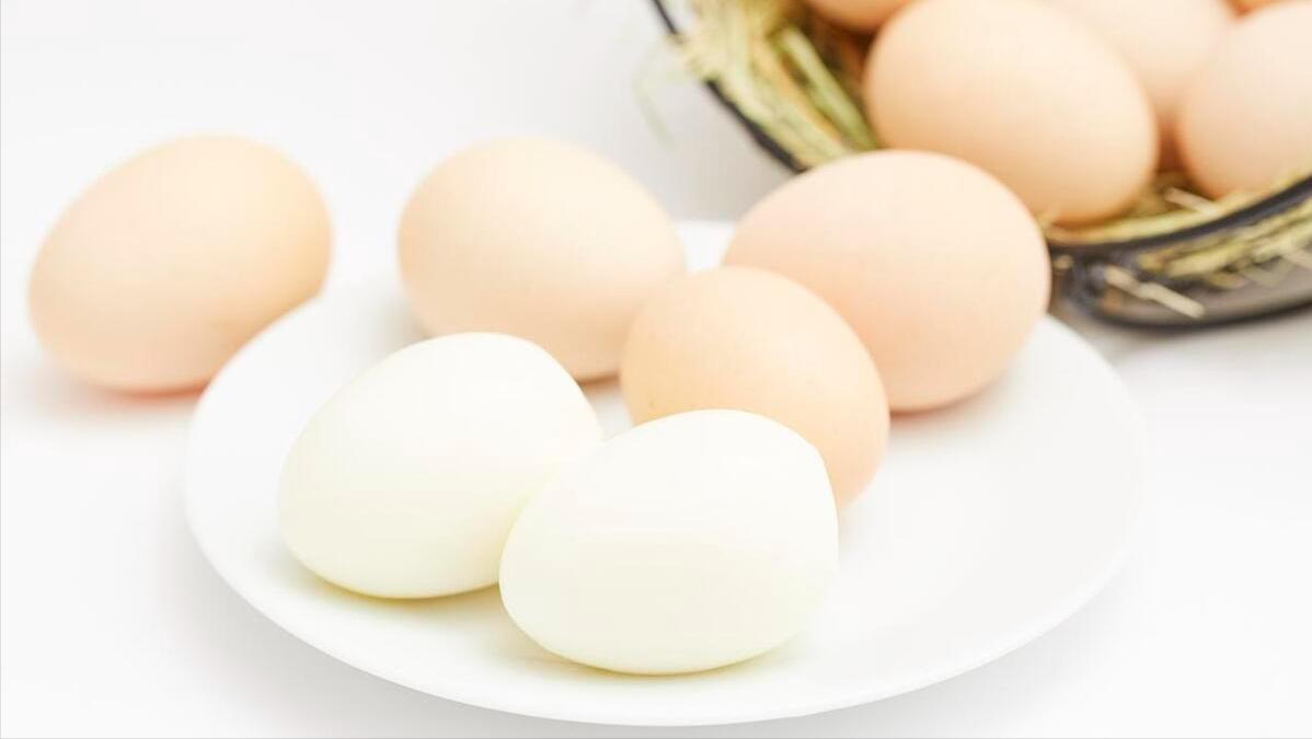 每天一个鸡蛋对恢复肝脏好吗,鸡蛋冲开水对肝脏有好处吗