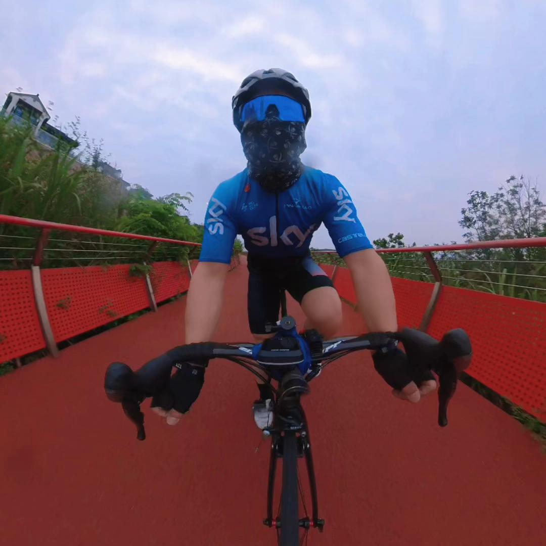 喜欢就买没钱就赚,喜欢就自己买没钱自己挣