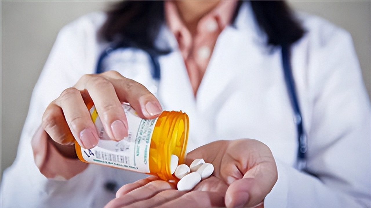 缺乏维生素b2时身体有什么表现,为什么会造成维生素b2的缺乏