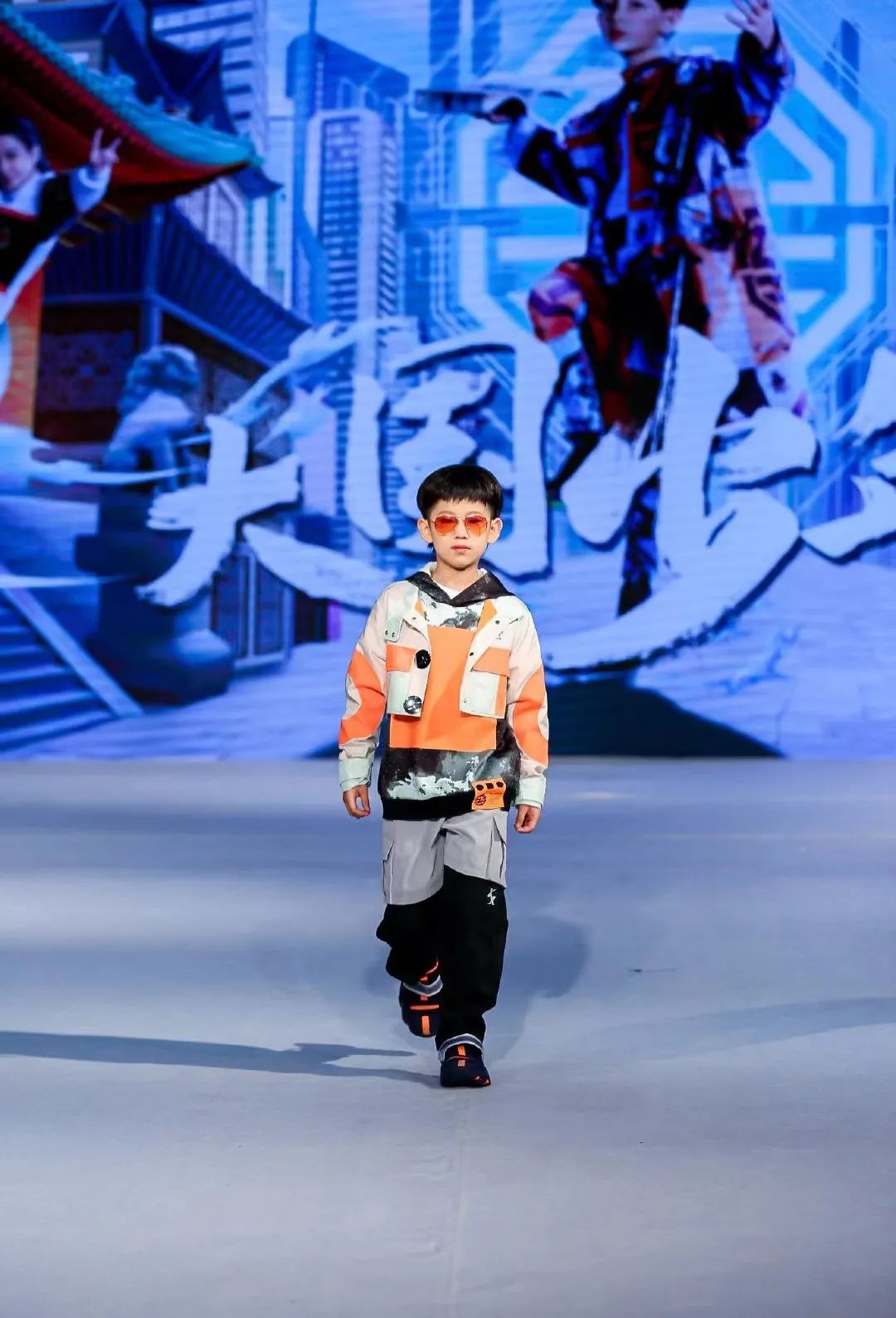 特步儿童三合一,特步大国少年