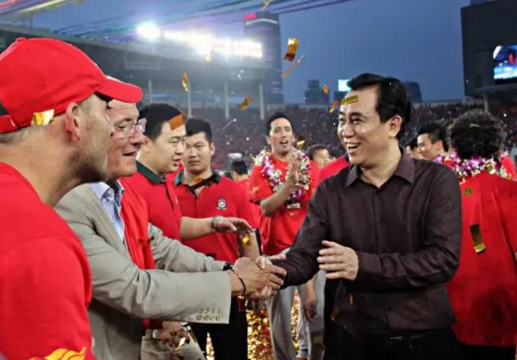 许家印为何从首富变首负,许家印称不能靠贱卖资产还债