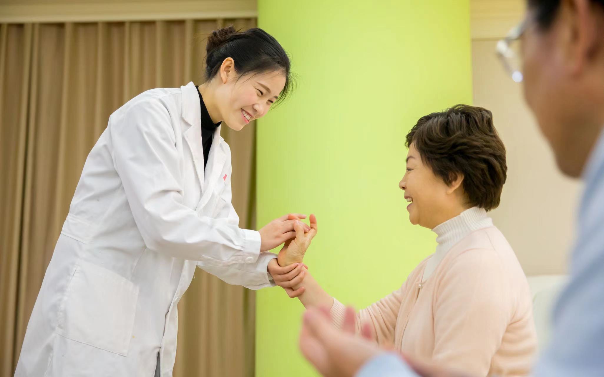 打造家门口的养老综合体,成都市武侯区居家养老平台