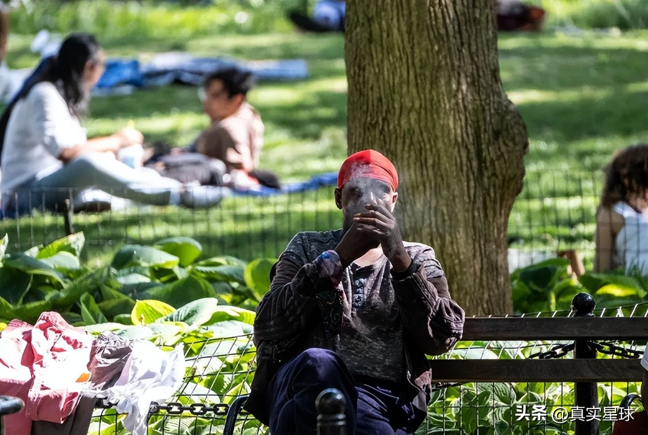 美国各个城市街头吸毒,美国街头的吸毒流浪人员