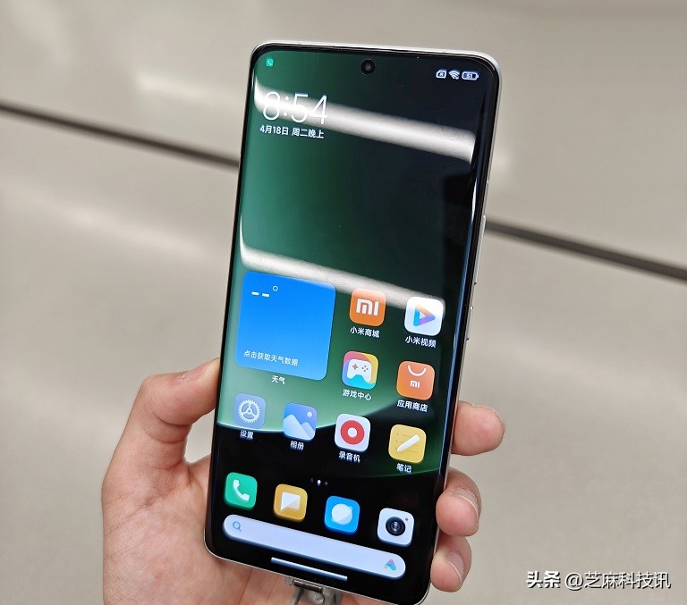 小米13ultra和苹果哪个值得买,小米13ultra发布价