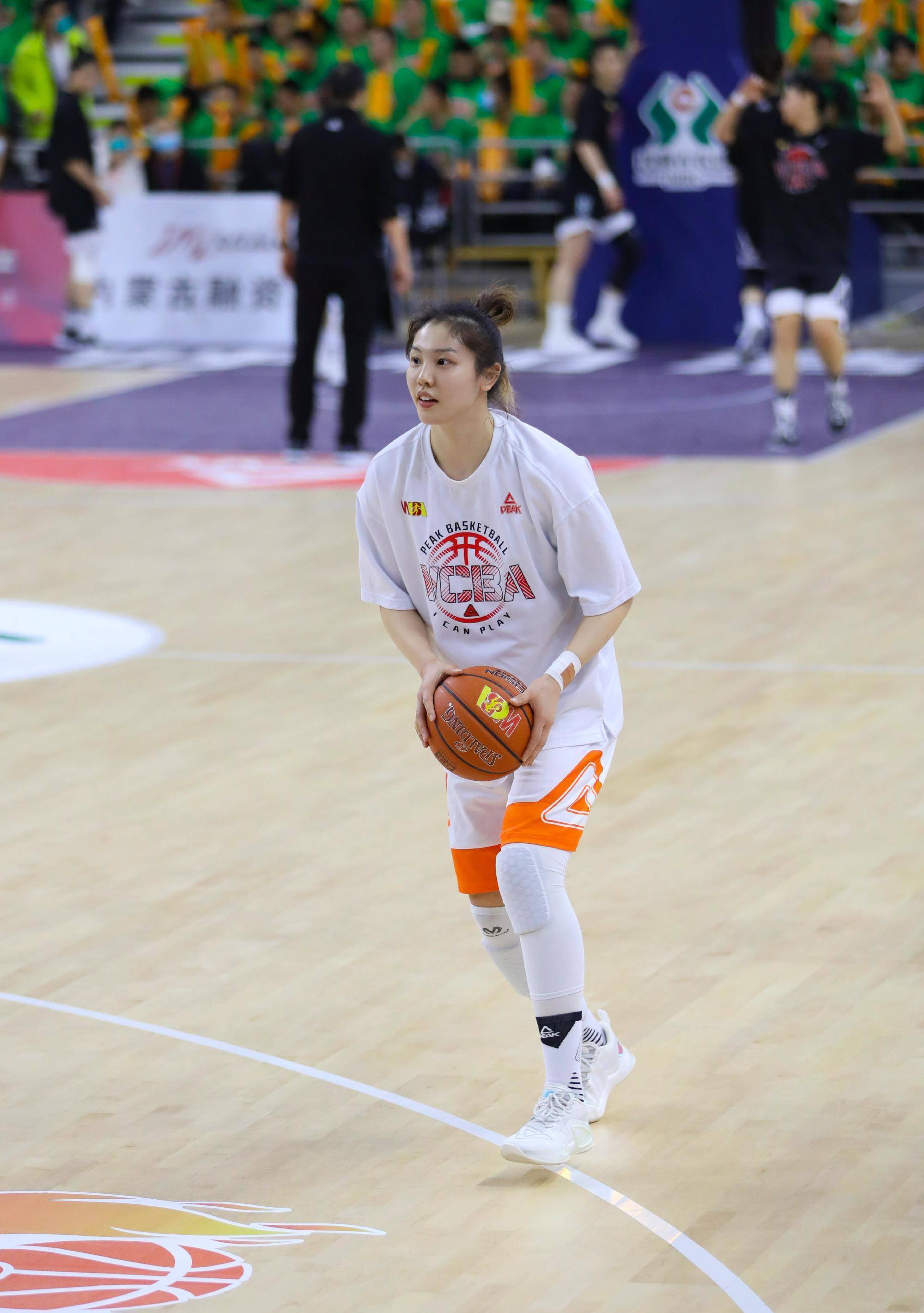 女篮颜值天花板李梦,女篮王思雨成长之路