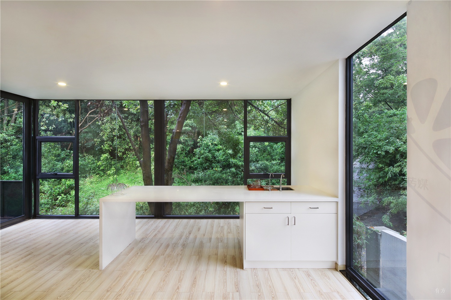 集装箱内的天地：东莞橙果传媒办公室/间外建筑工作室