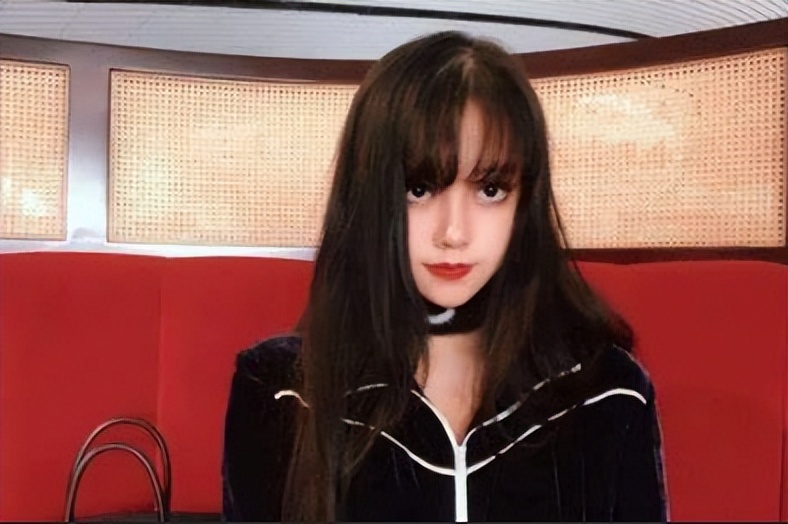 央美邹雅琪假扮名媛21天视频,央美女生假扮名媛21天没花一分钱