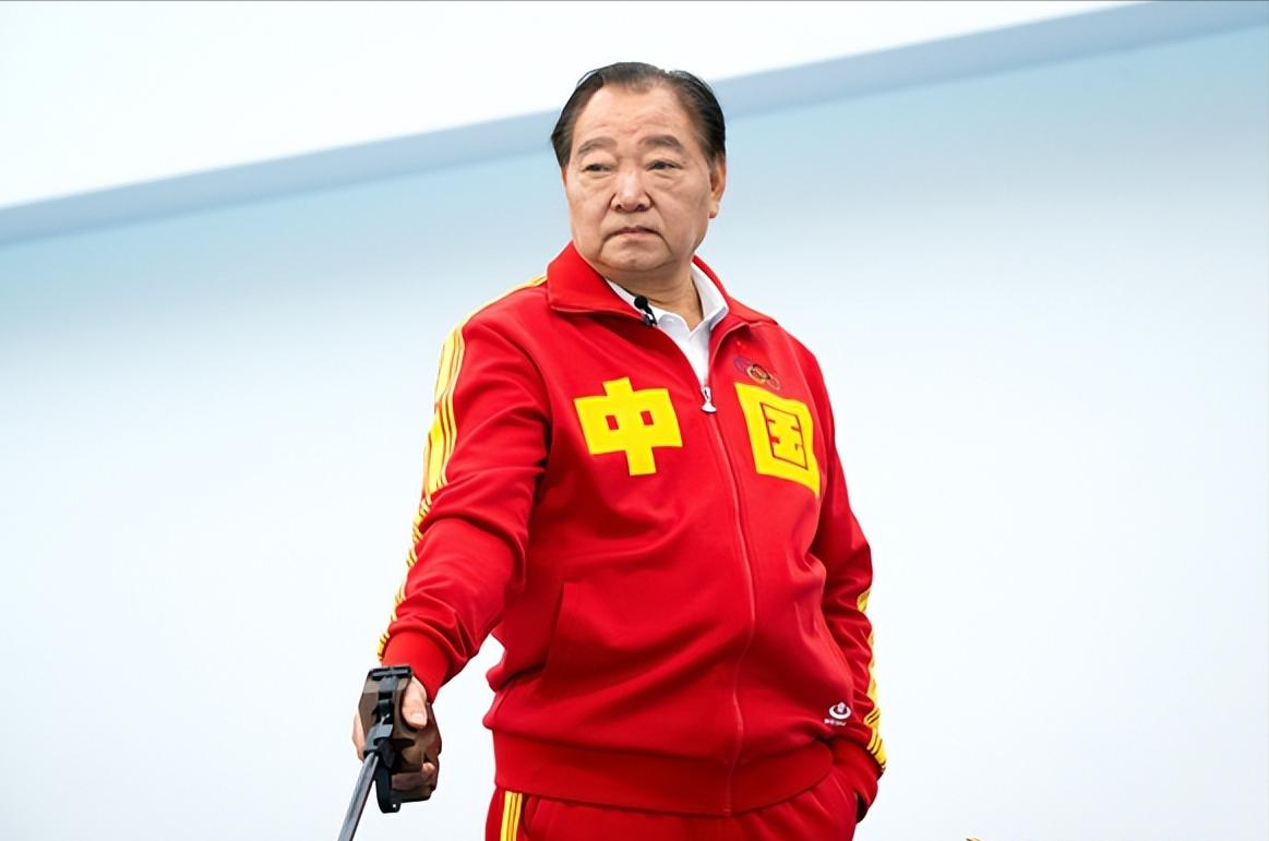 中国体坛十大功勋巨星刘国梁,中国体坛最伟大的十位运动员