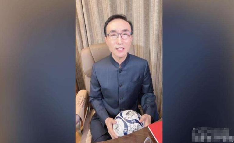 人品看球品,同是对巩汉林发声,两代国门,区楚良获赞,杨程骂声不断