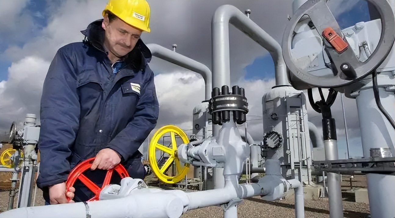 2023年放假安排来了/郑州市主城区发热门诊名单/郑州逐步告别健康码/郑州市人大常委会通过一批人事任免