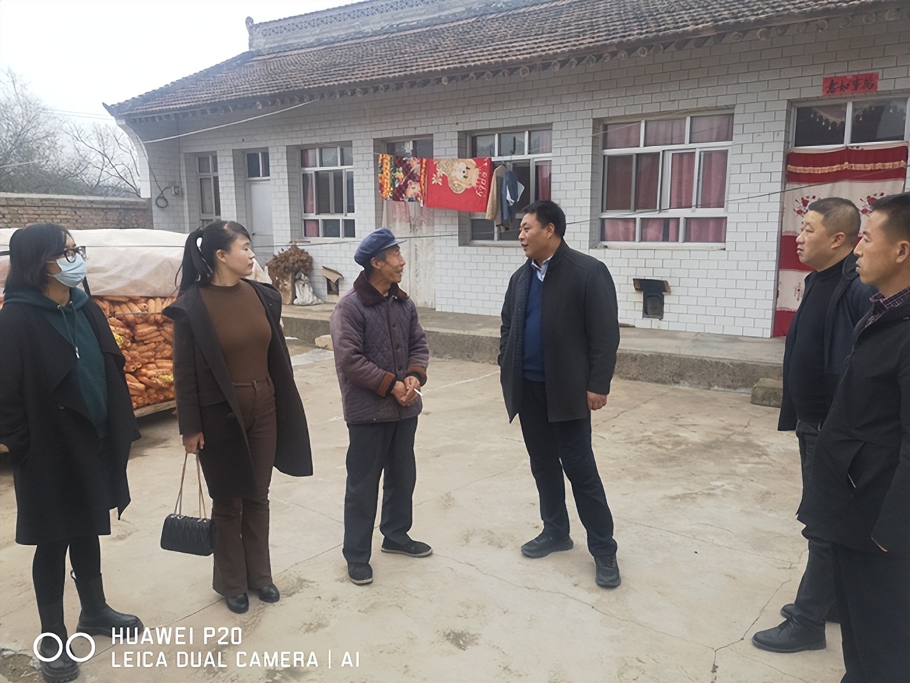 “乡村振兴你我同行”——张家川县文体广电和旅游局向帮扶村学校捐赠学习体育用品