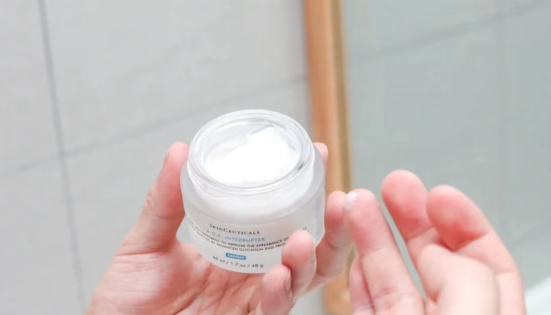 女人40不显老的护肤品成分,40+的女人用啥面霜好