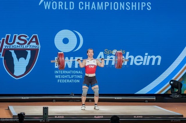 不怕美国的*压打**中国举重还要坚定的前行