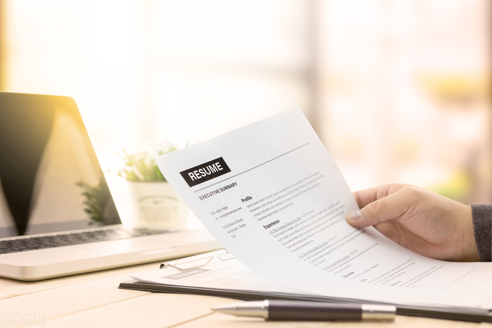 在你的简历上，再加上半句，就能在众多候选人中脱颖而出