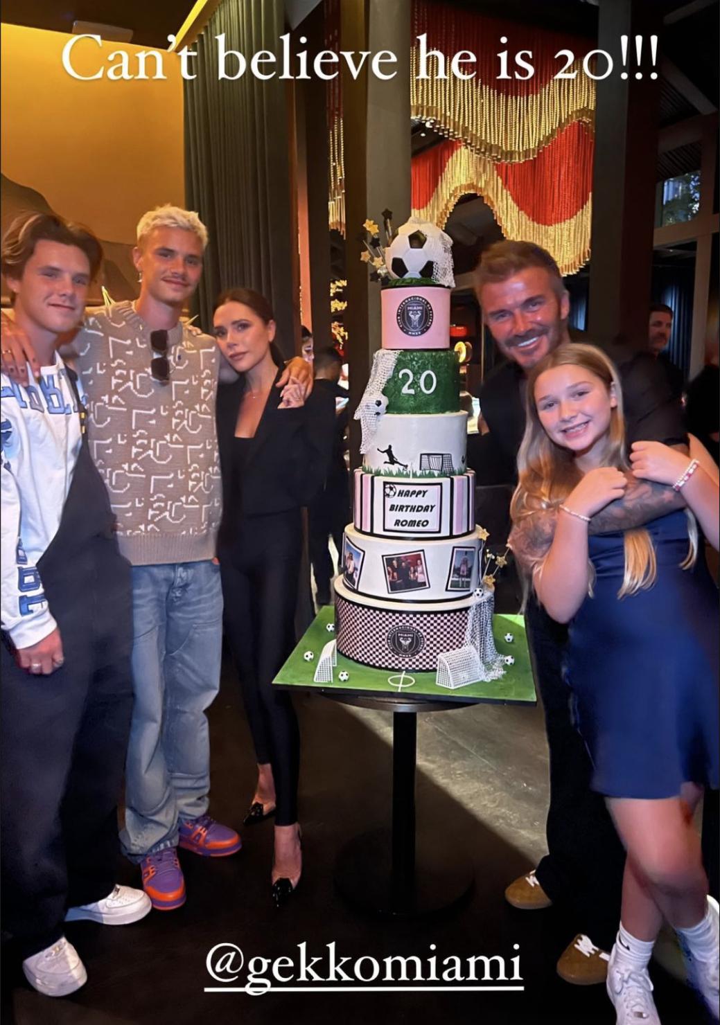 家庭矛盾激化，贝克汉姆全家为次子庆生，大合影中独缺大哥大嫂