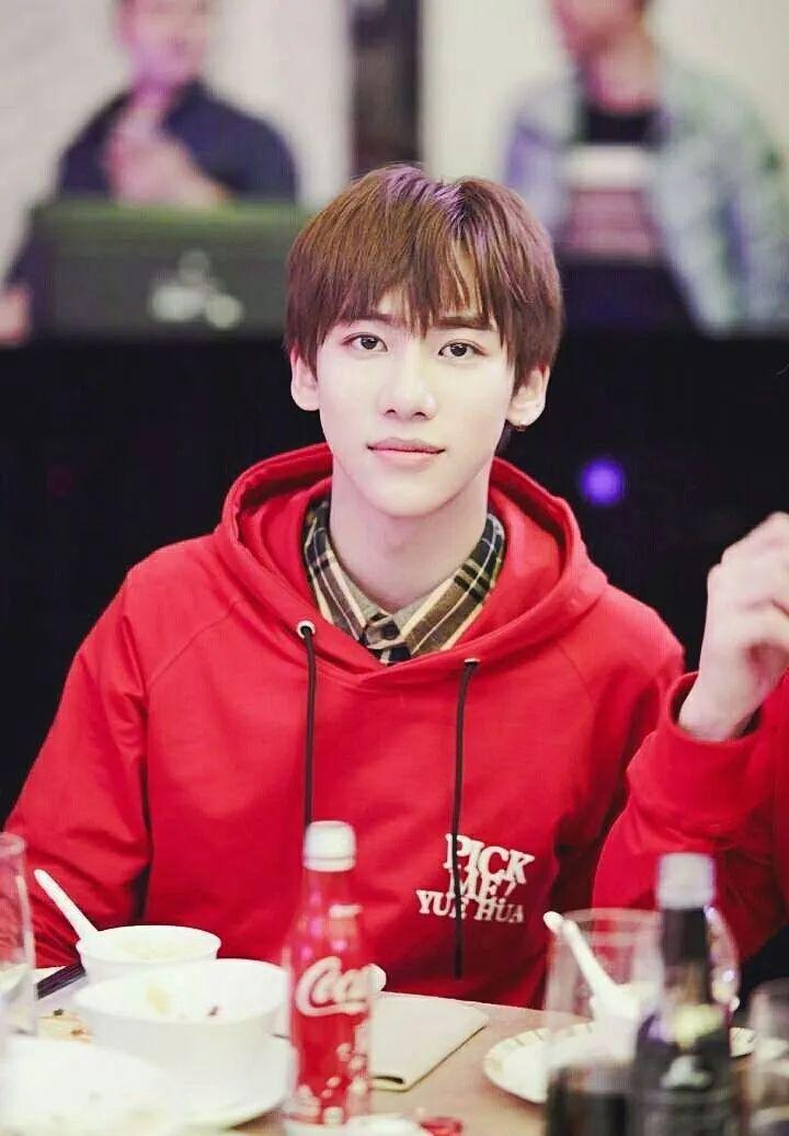 《萌探》设定好会玩，“流量塌房”随便代，华晨宇丁泽仁纷纷躺枪