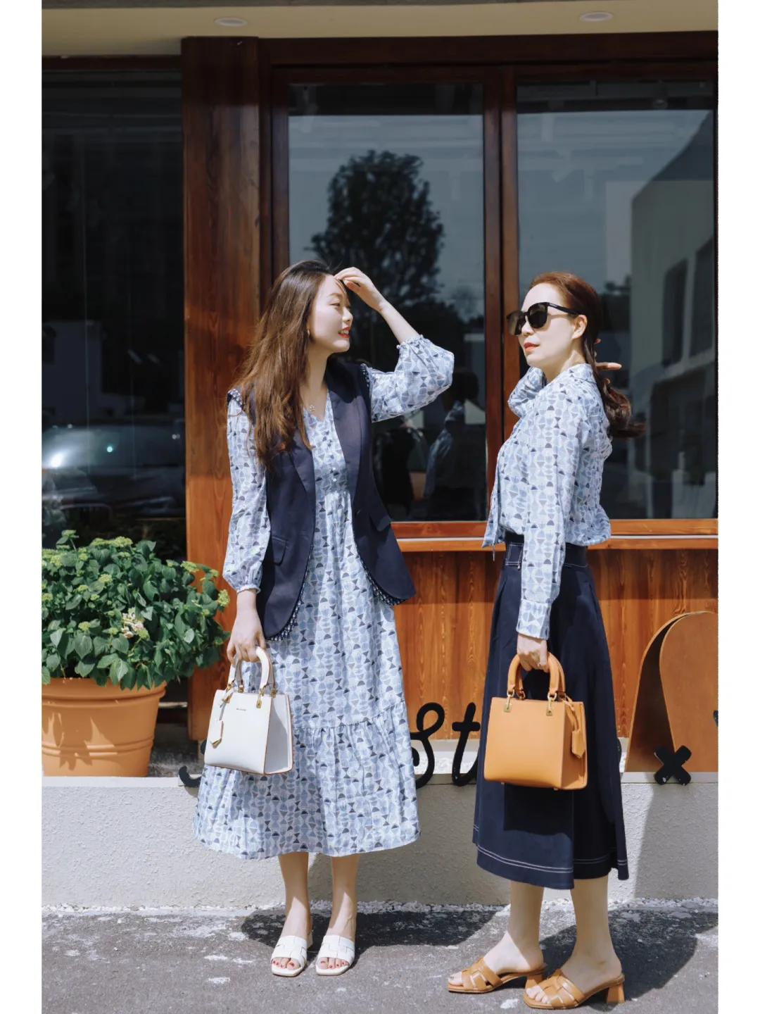 五六十岁女人，尽量不要穿太花哨、太紧身，土气廉价，这么穿才对