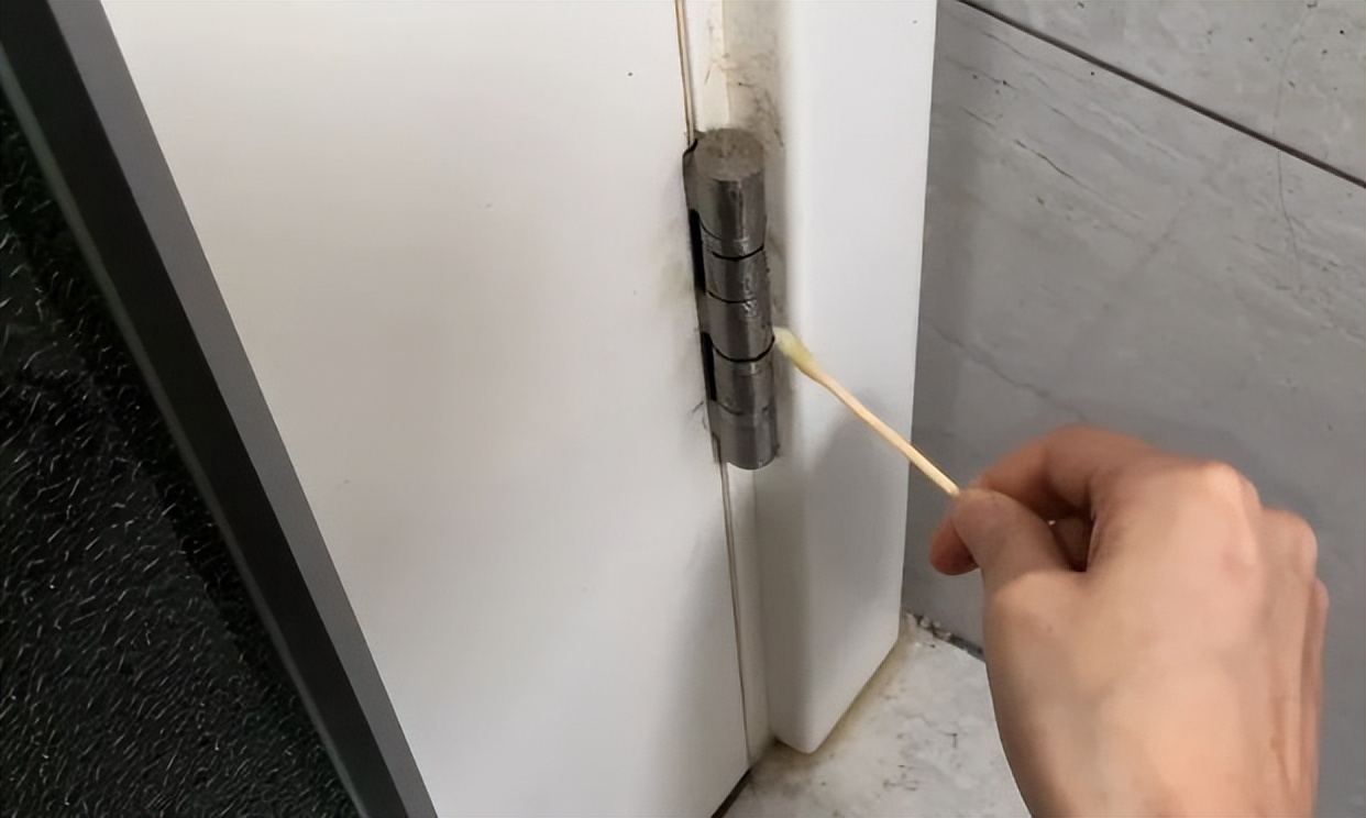 油烟机收集的废油大家怎么处理的,油烟机里的废油怎么处理可以浇花