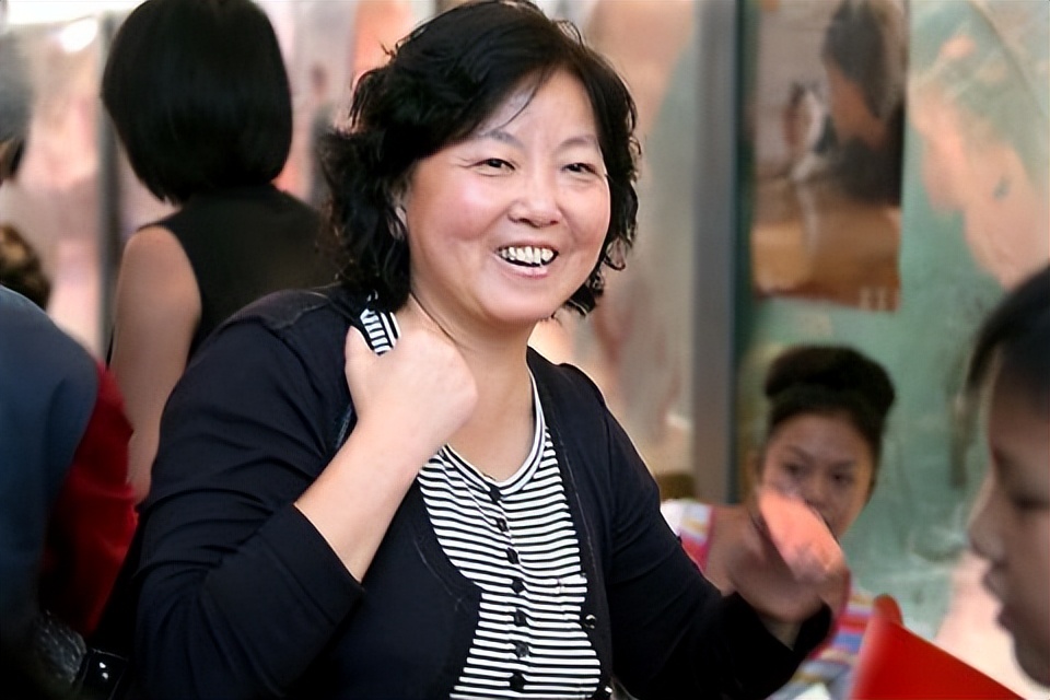 造中国人的谣，到美国去卖钱？方方武汉日记上架被骂惨了