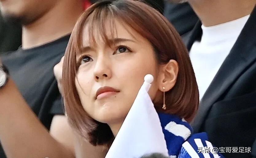 世界杯足球日本太太团,日本2018世界杯太太团
