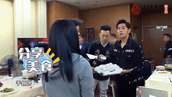 吴京和华为,吴京用苹果手机拍照事件评论