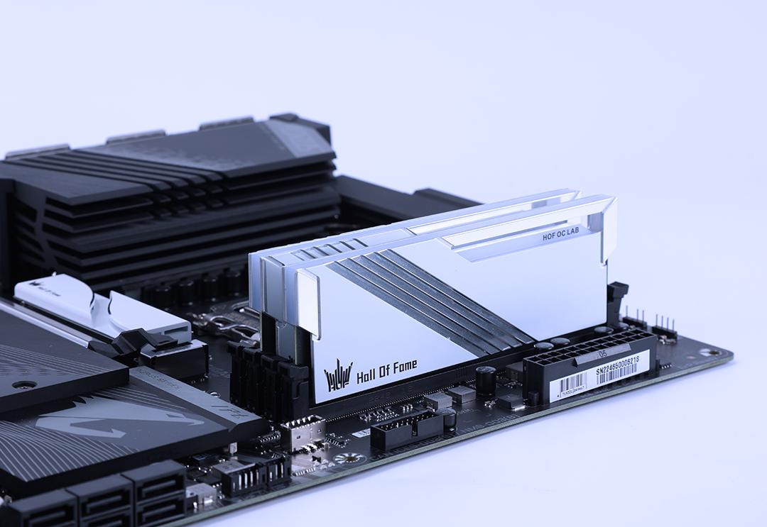 b790高端和z790丐版主板怎么选,技嘉z790m小雕主板支持ddr4吗