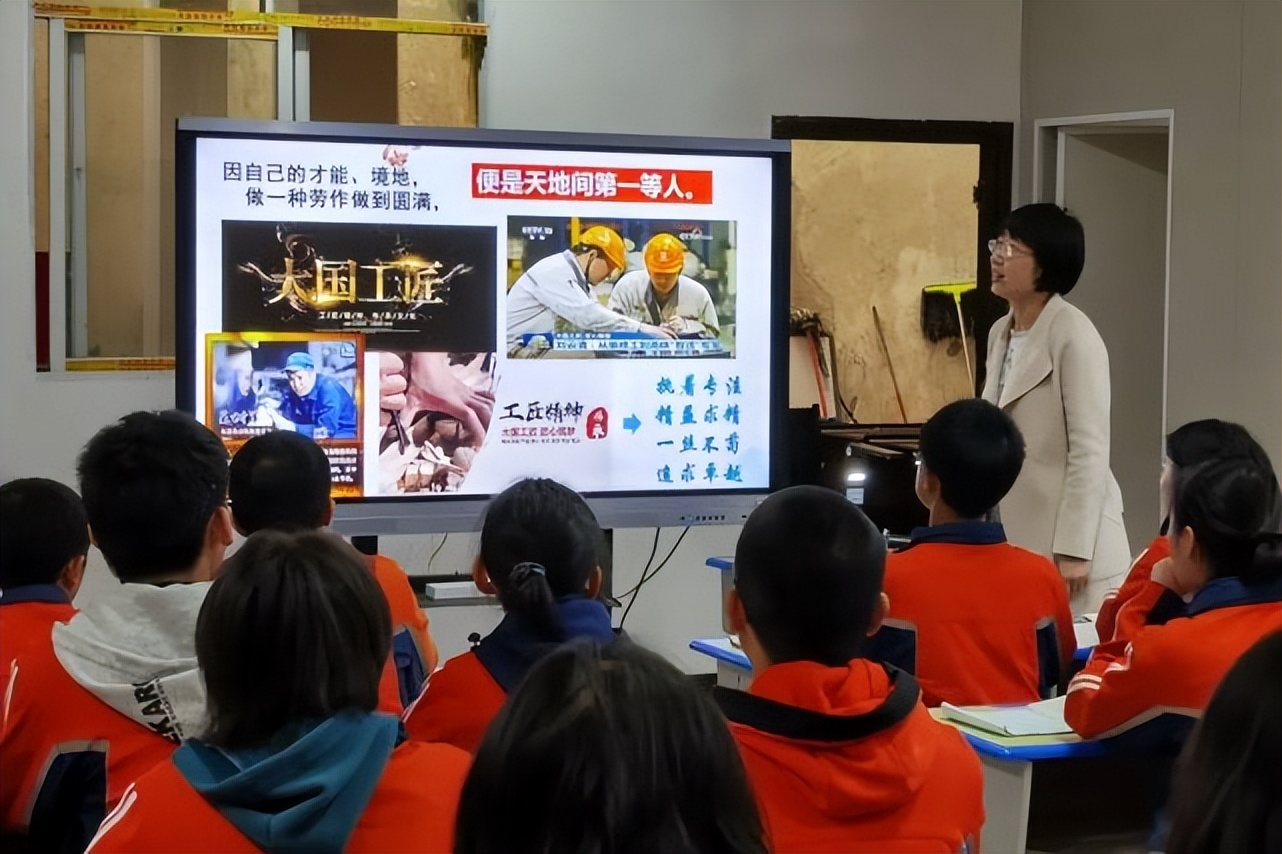 深圳翠园中学优点介绍,什么是快乐校园