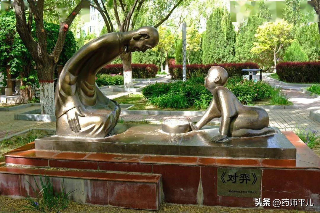 最美嘉峪关城市雕塑都在这里,嘉峪关景区拍照互动性雕塑