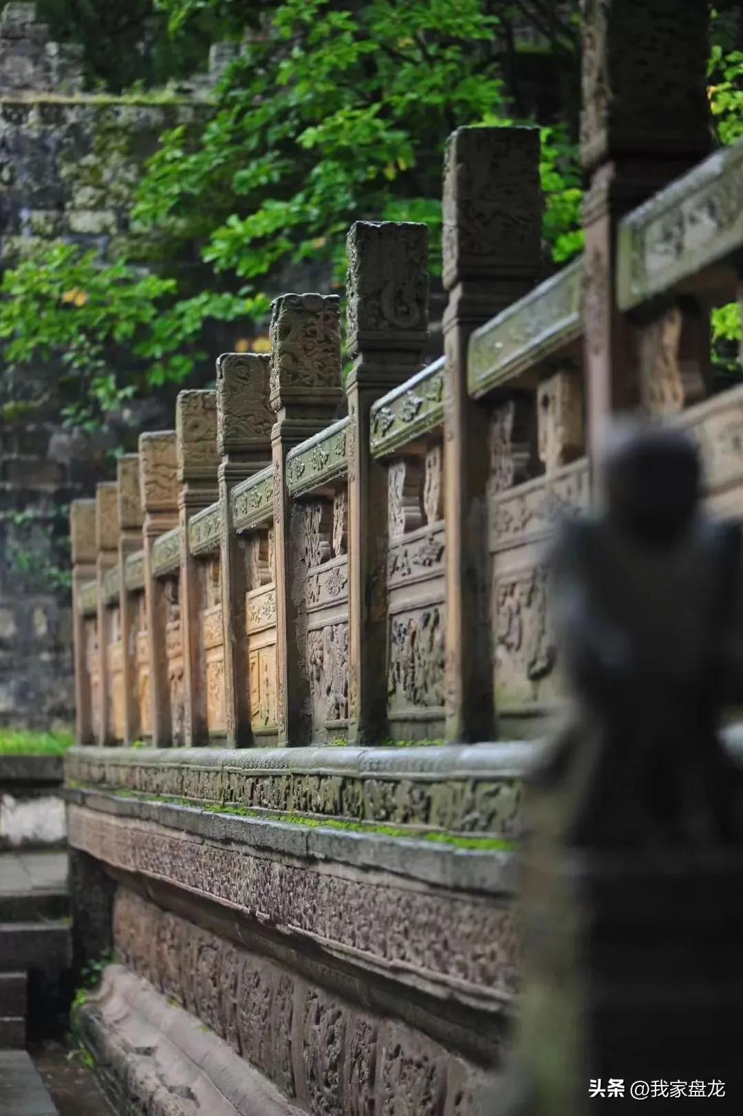 中国现存最大的铜铸金殿,中国四大铜殿之昆仑金殿