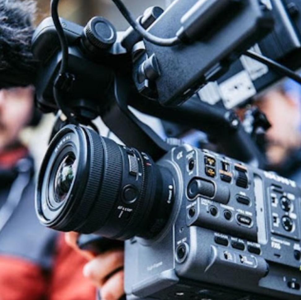 电动变焦镜头优缺点,目前最强长焦镜头相机