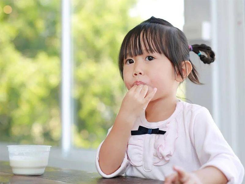 儿童何时开始换牙，应怎样做才能换出一口好牙？