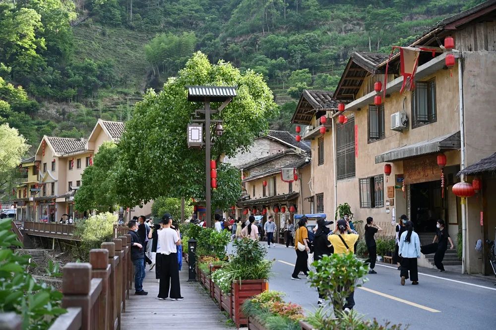 习*平近**的调研故事