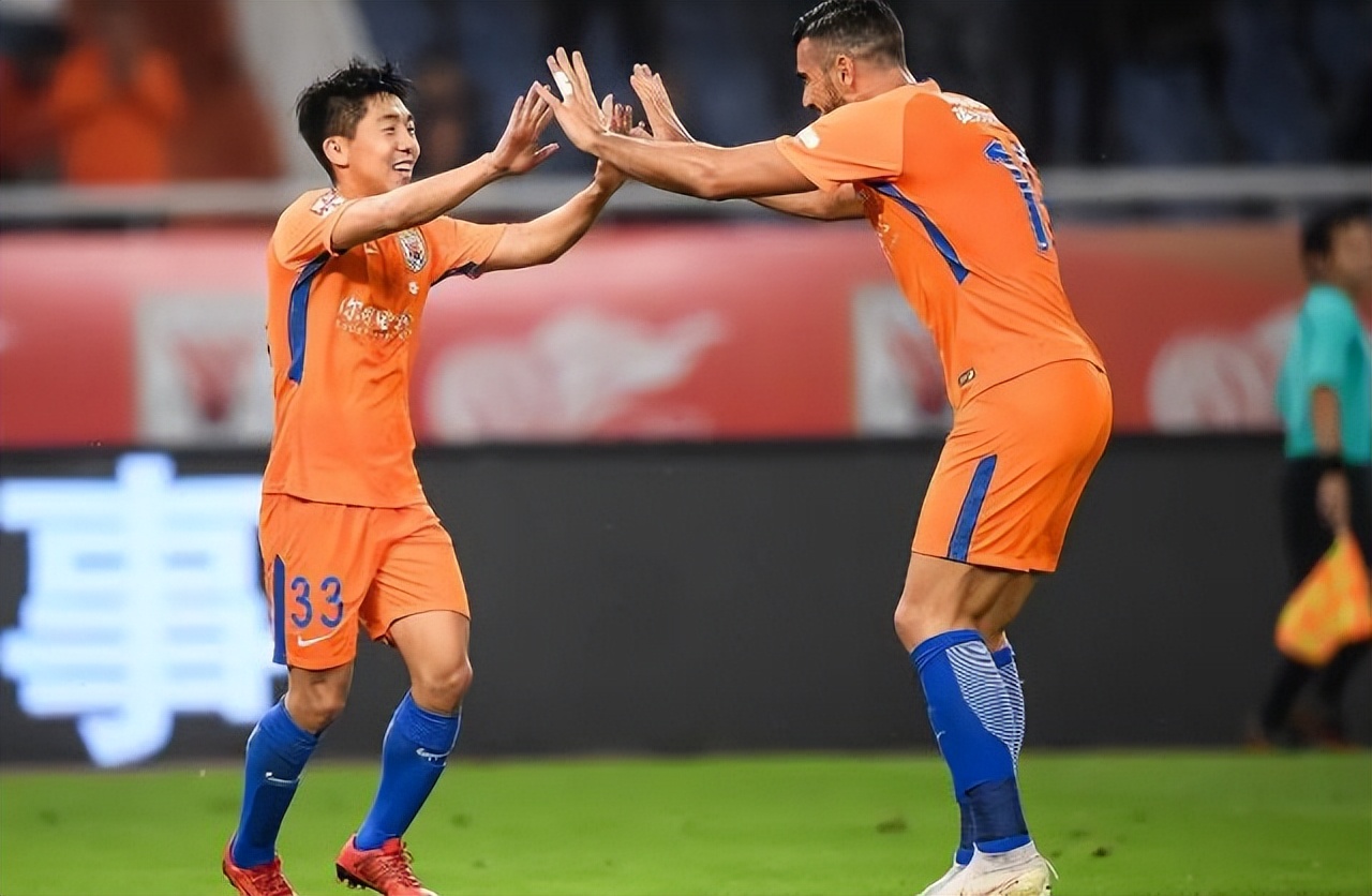 鲁能本土中锋位置迎来新面孔，已成功在欧洲练级，得到崔康熙认可