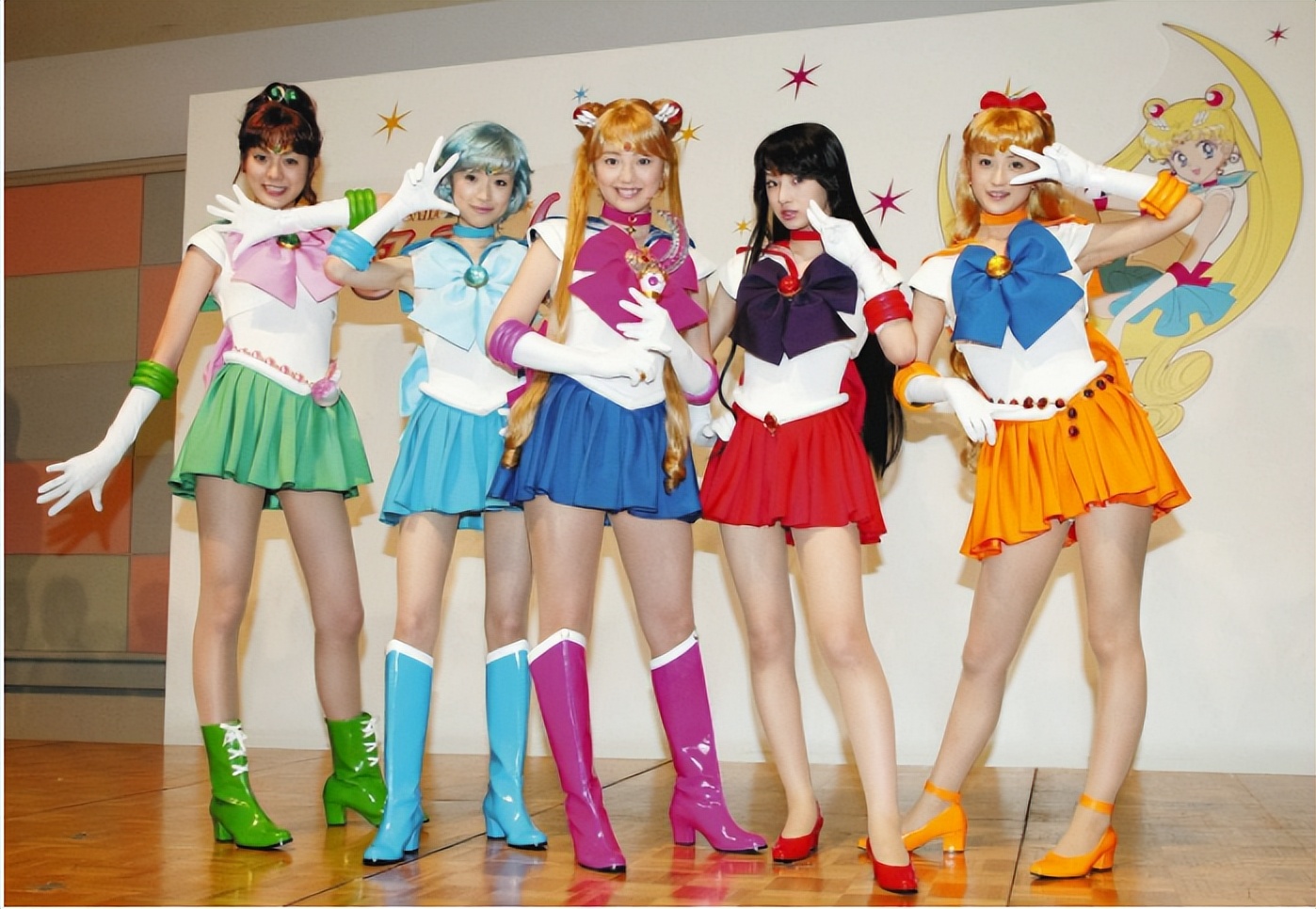 世界杯日本太太团,世界杯日本男足太太团大赏