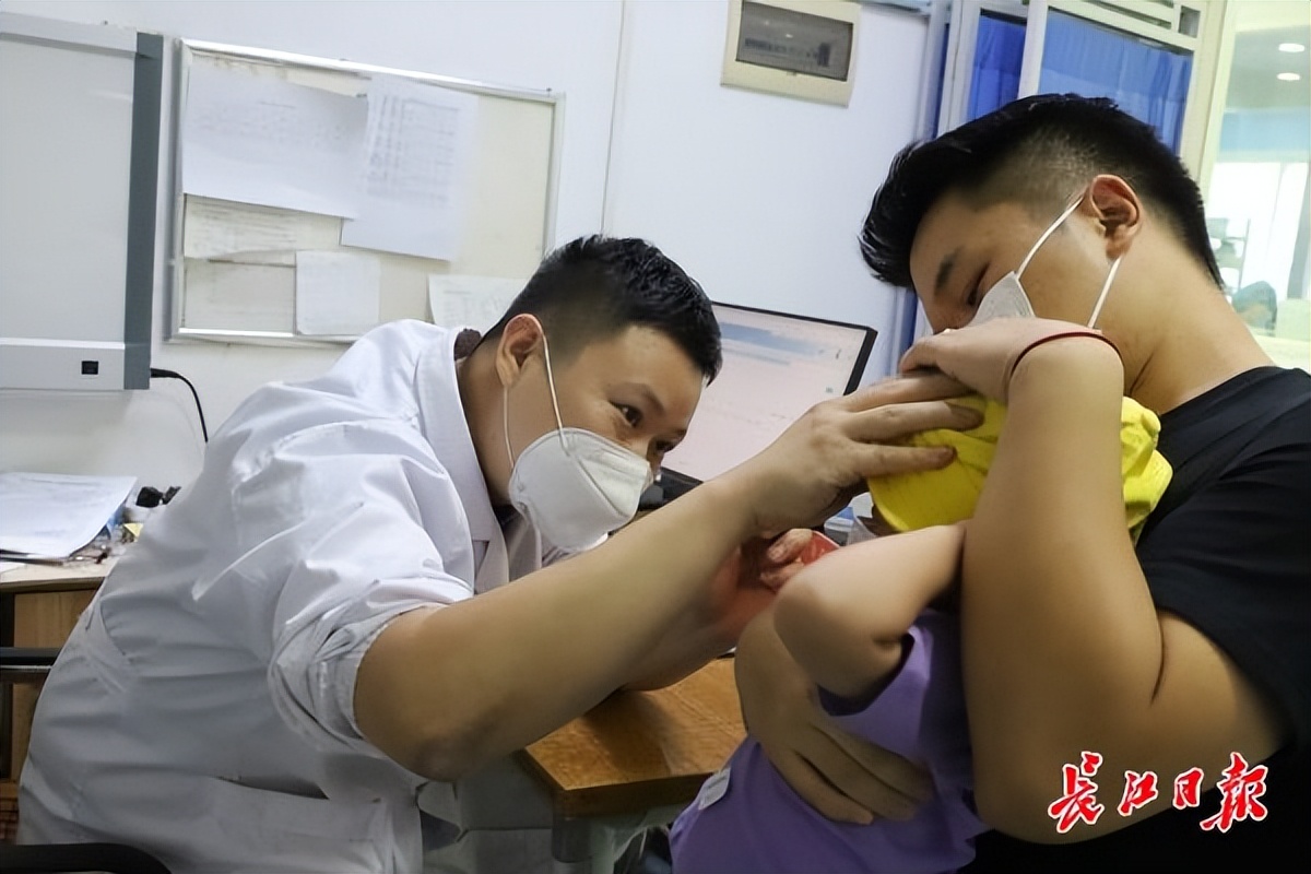 七旬赤脚医生从医49年,临床医学社区医生