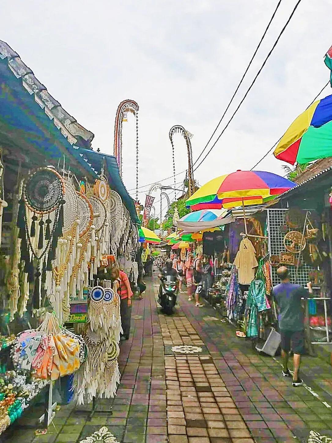 中国游客在巴厘岛发生什么事,两中国游客在巴厘岛身亡