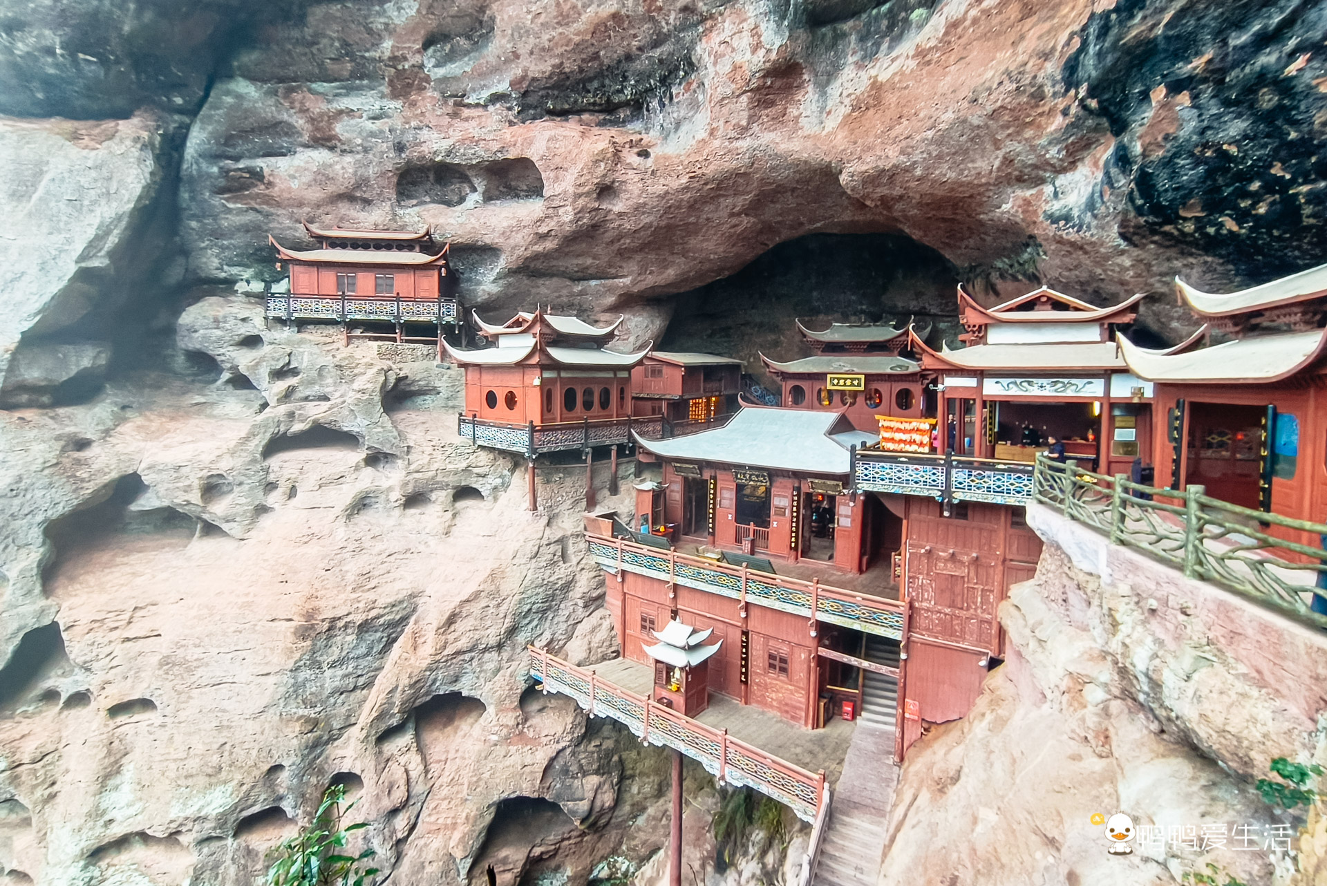 甘露岩寺一根柱子支撑900年,泰宁甘露寺供奉的佛像